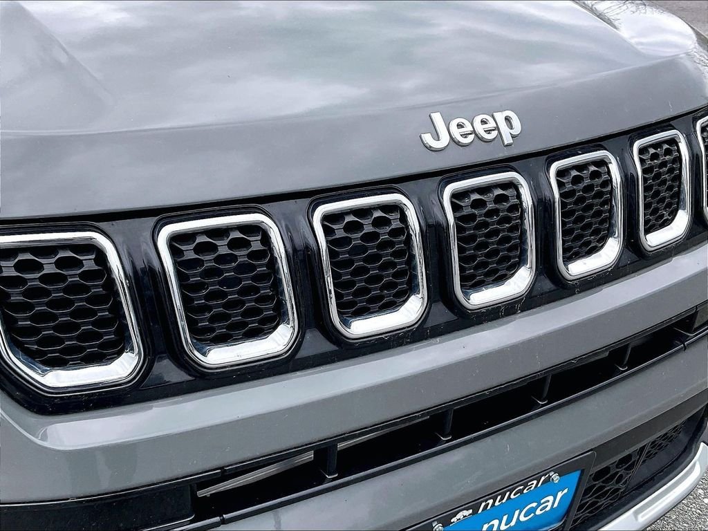 Used 2024 Gray Jeep Limited image 28