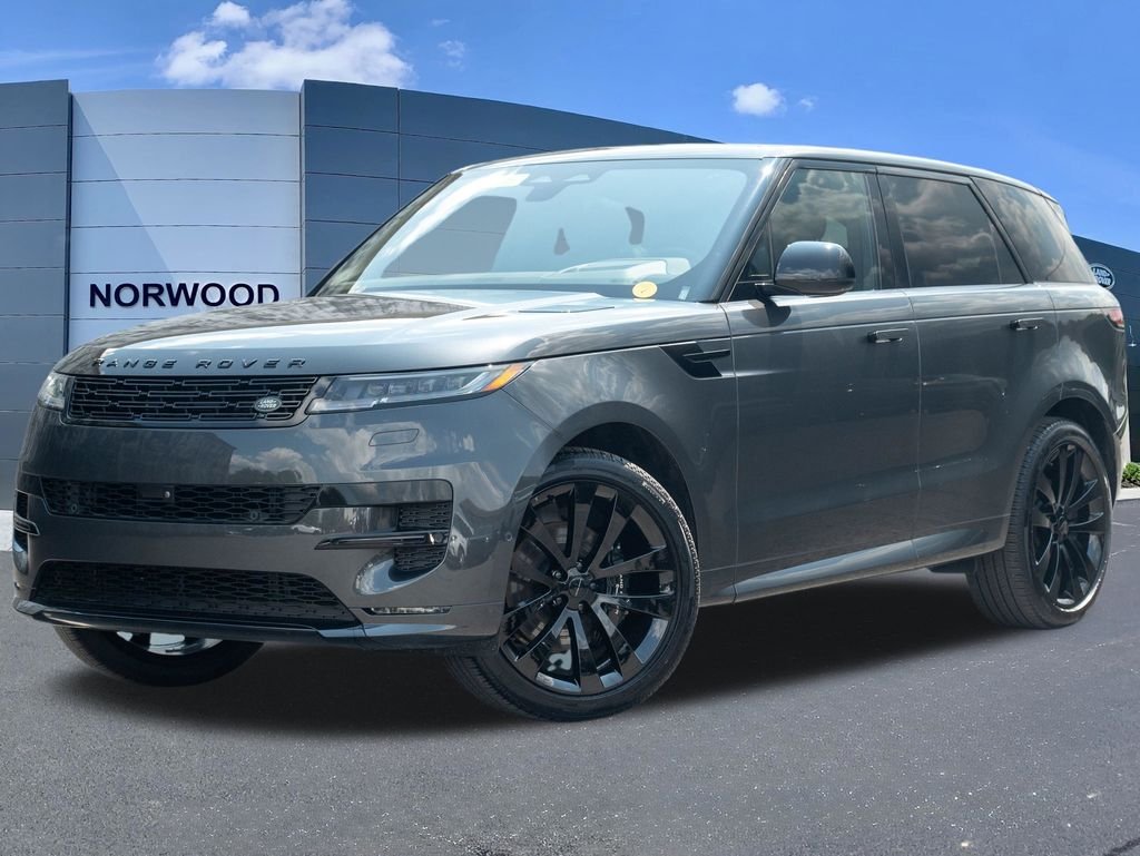 Used 2026 Black Land Rover Dynamic SE image 1