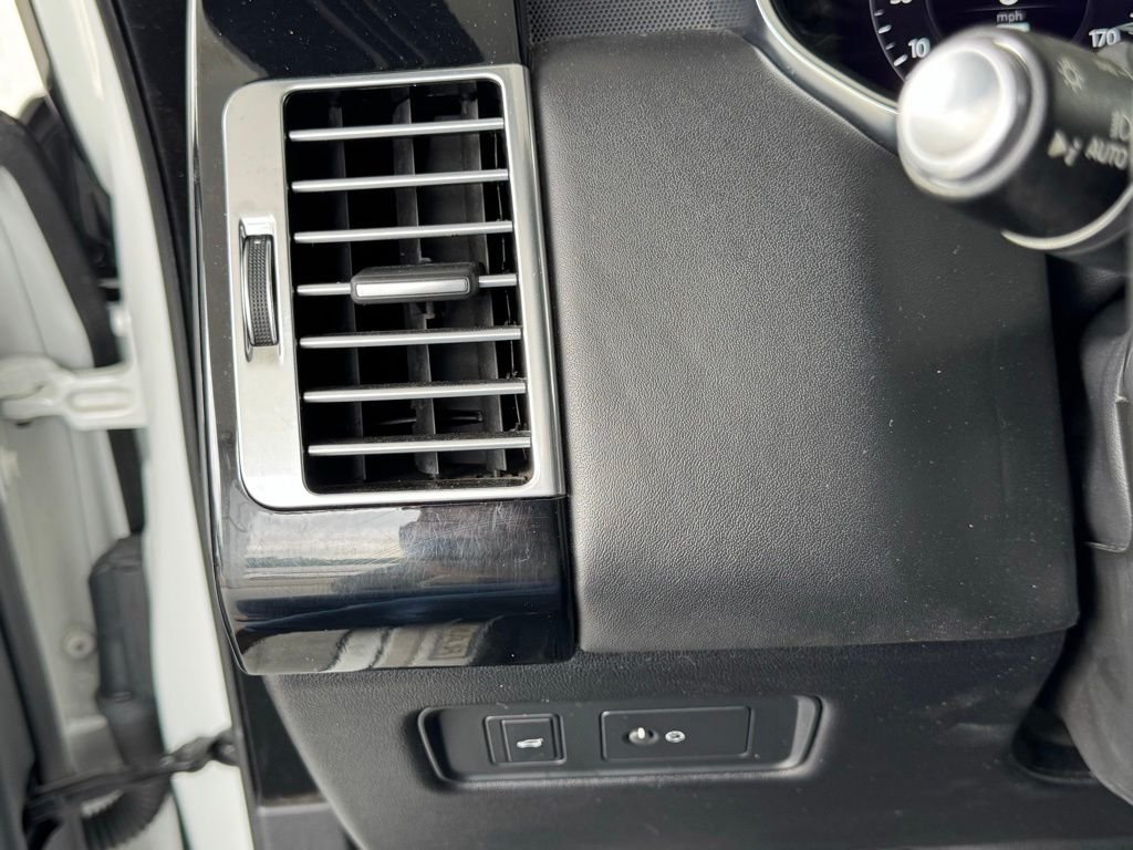 Used 2020 White Land Rover Supercharged image 34