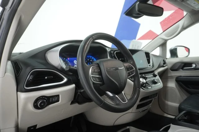 Used 2022 GREY Chrysler Touring L image 15