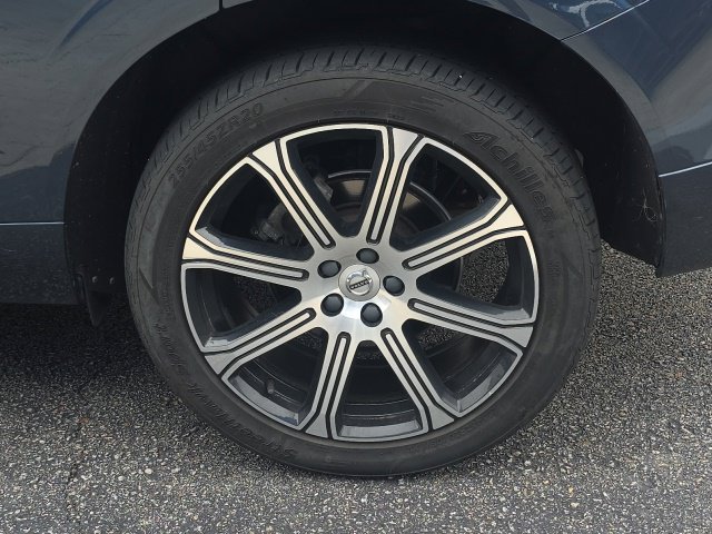 Used 2021 Gray Volvo T5 Inscription image 6