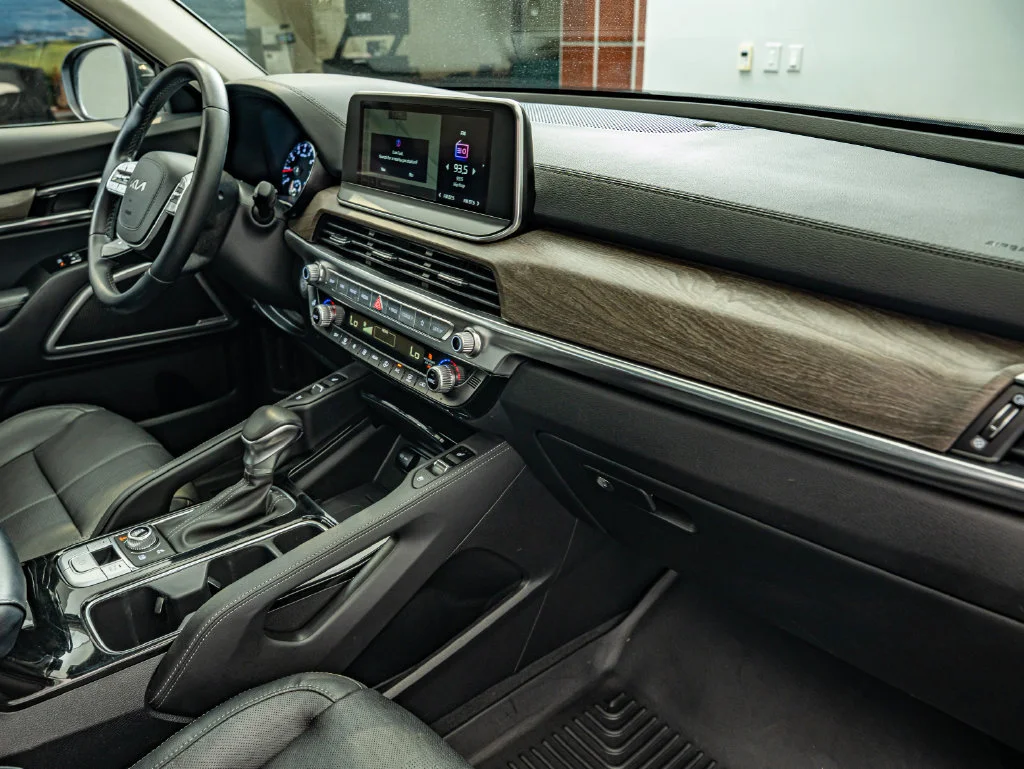 Used 2022 Gravity Gray Kia EX image 38