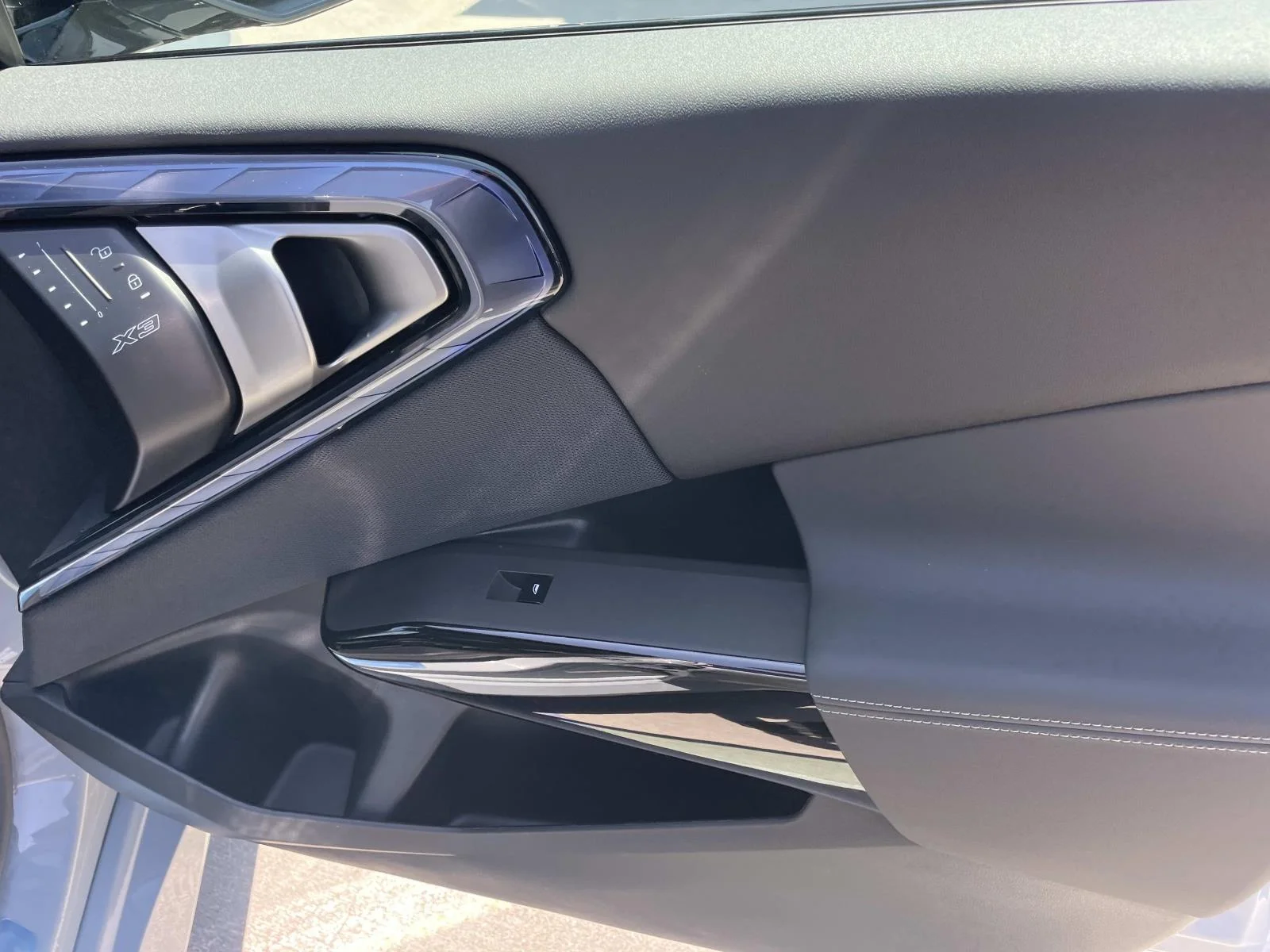New 2026 Brooklyn Grey Metallic BMW M50 xDrive image 25