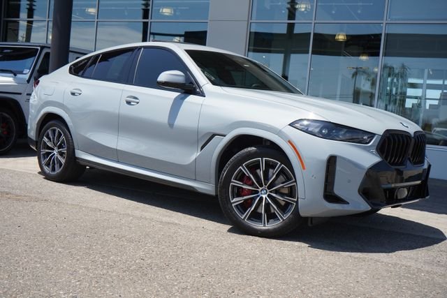 Used 2025 Gray BMW xDrive40i image 1