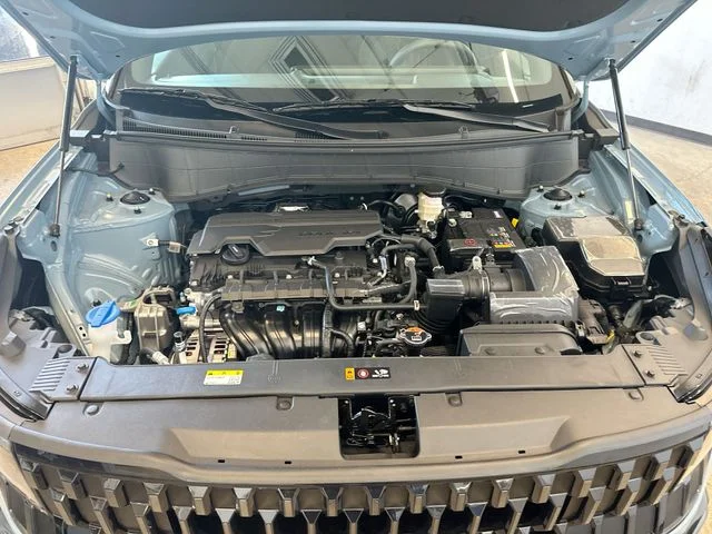 New 2027 Frost Blue / Black Roof Kia X-Line S image 19