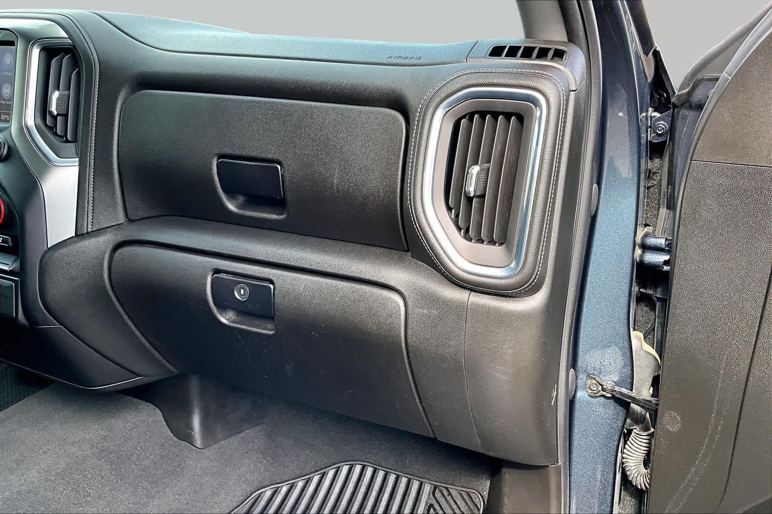 Used 2021 Shadow Gray Metallic Chevrolet LT image 19