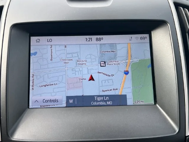 Used 2020 Red Ford SEL image 19
