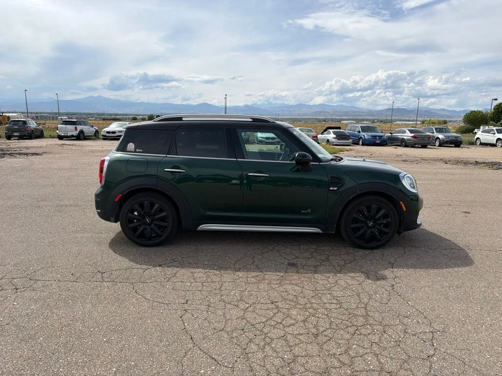 Used 2017 Green MINI  image 6