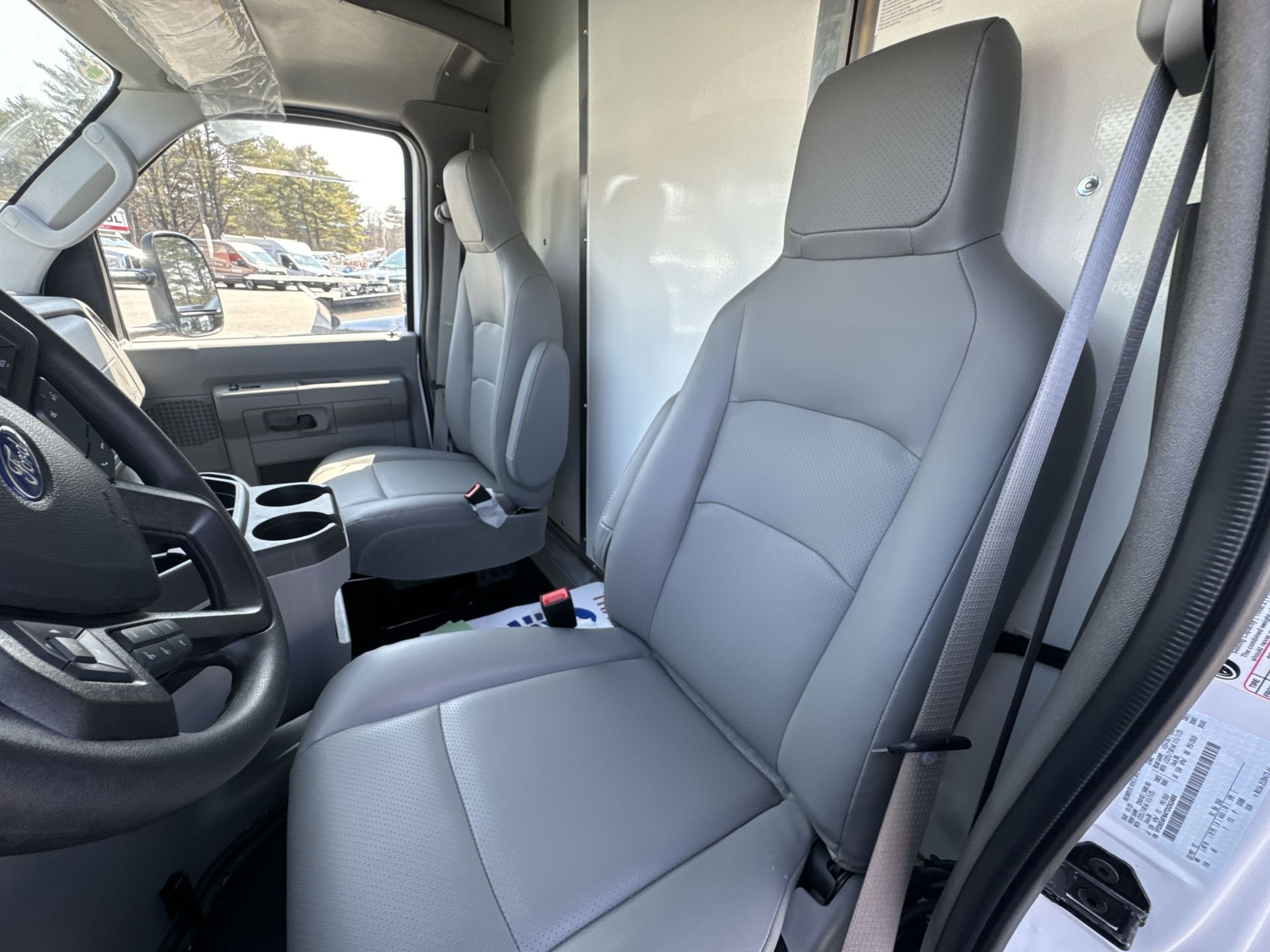 2026 Ford E-Series Cutaway Base - Photo 8