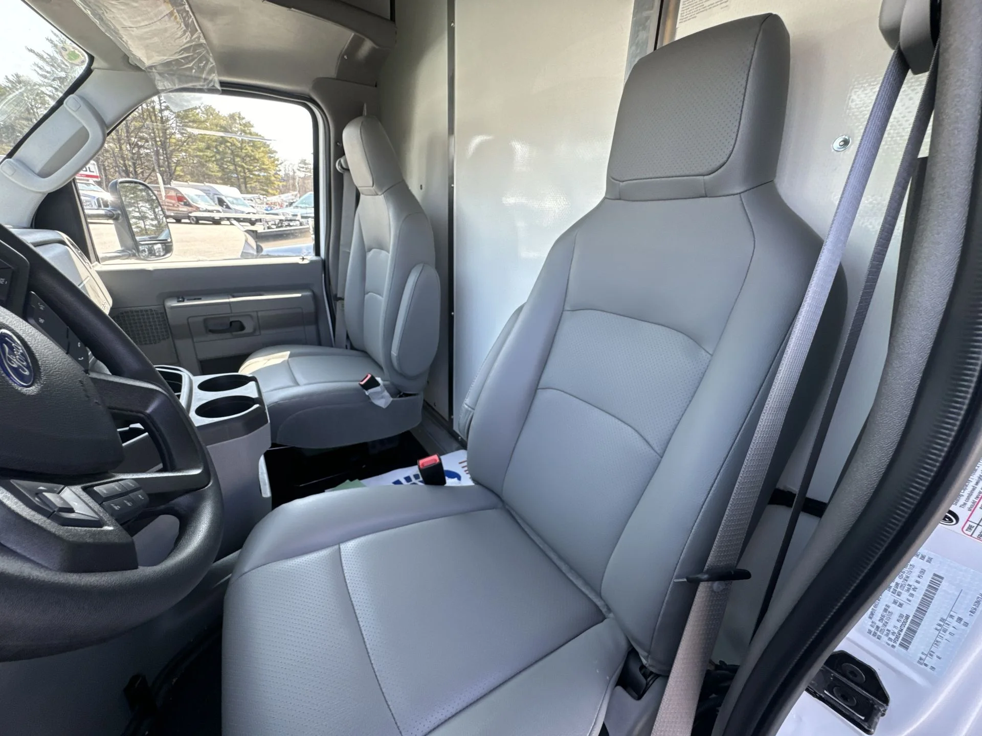 2026 Ford E-Series Cutaway Base - Photo 8