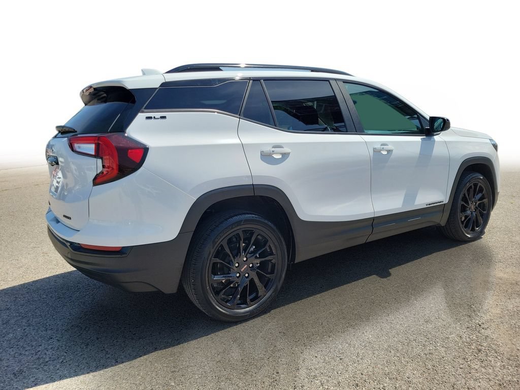 Used 2023 Summit White GMC SLE image 4