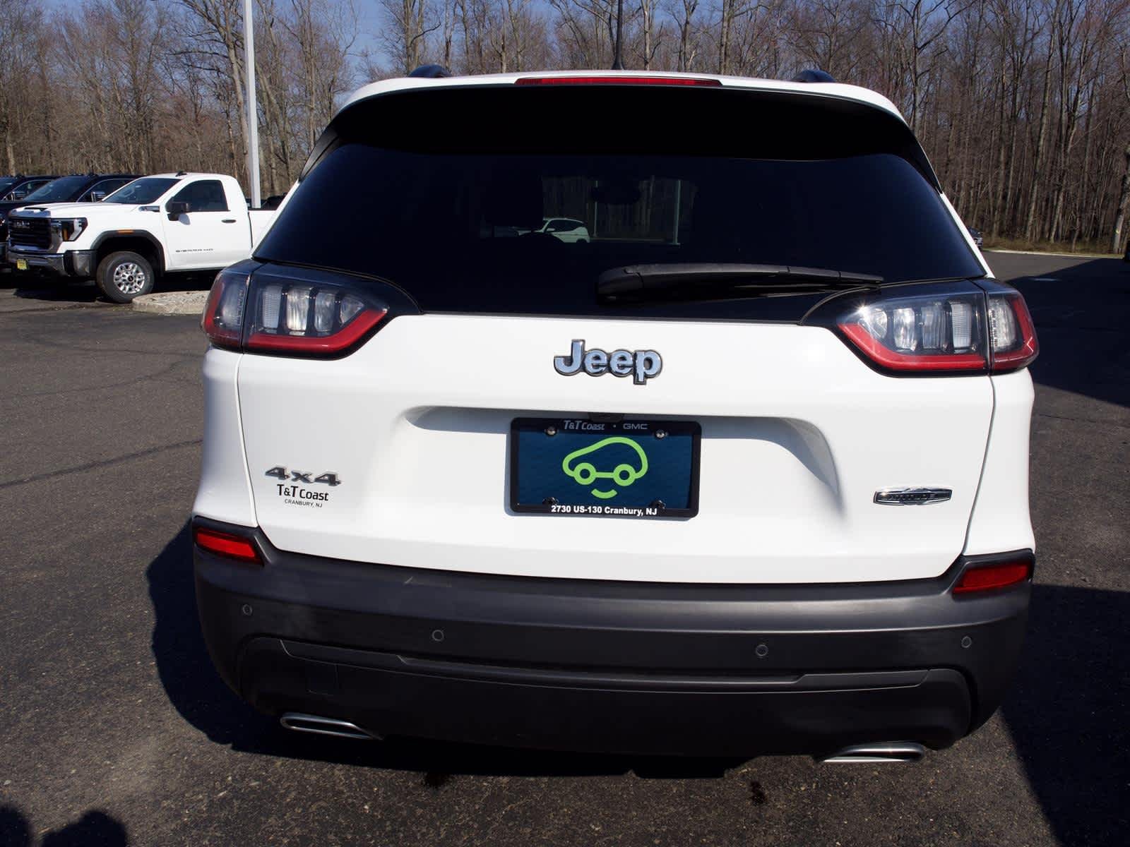 Used 2022 White Jeep Latitude Lux 4x4 image 7