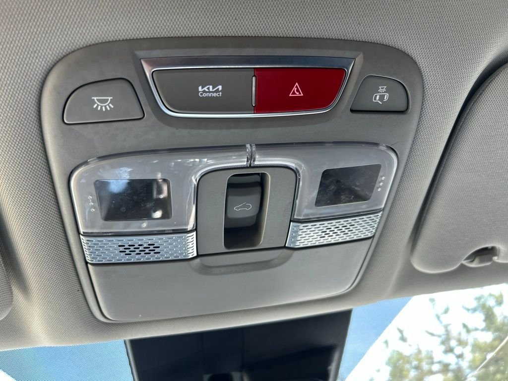 Used 2024 White Pearl Kia S image 31