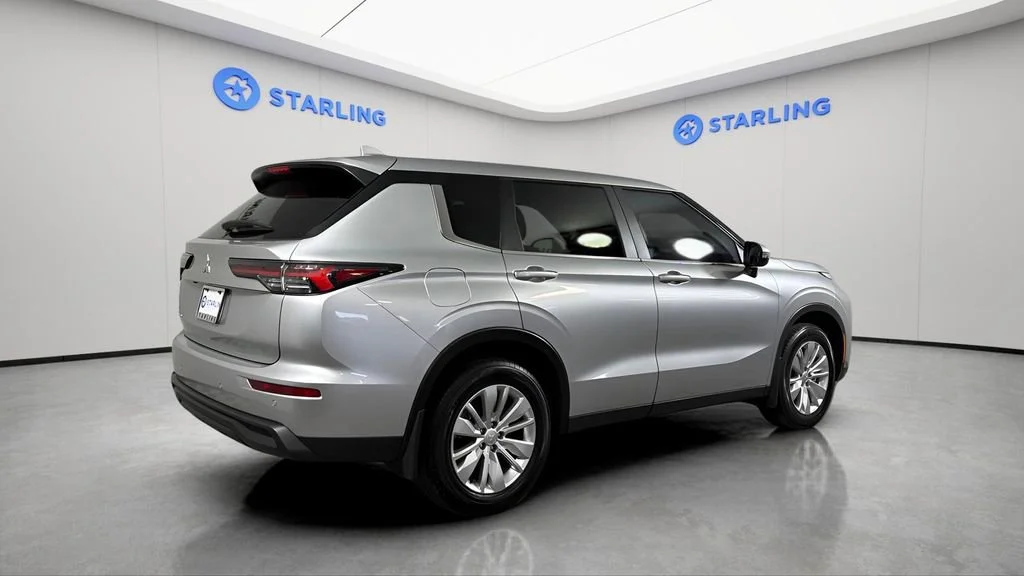 Used 2025 Silver Mitsubishi ES 2.5 2WD image 9
