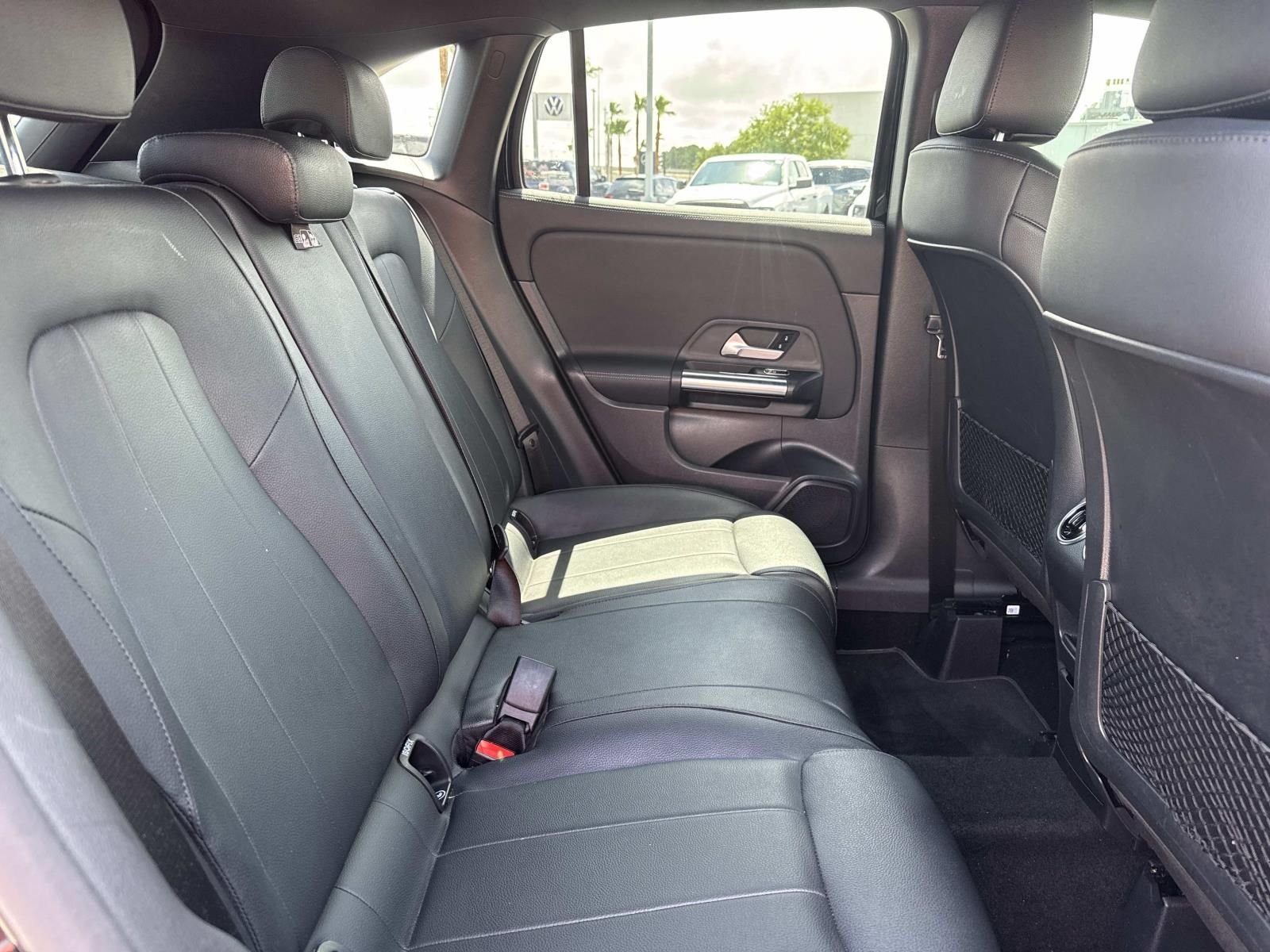 Used 2022 Black Mercedes-Benz GLA 250 image 10