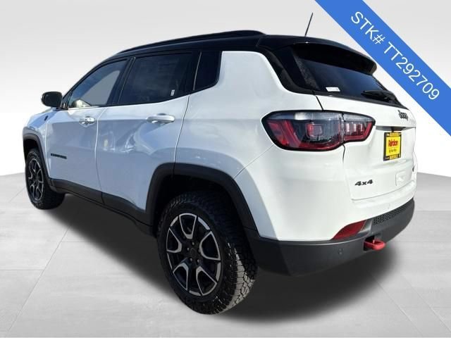 New 2026 Bright White Clear-Coat Exterior Paint Jeep Trailhawk image 5