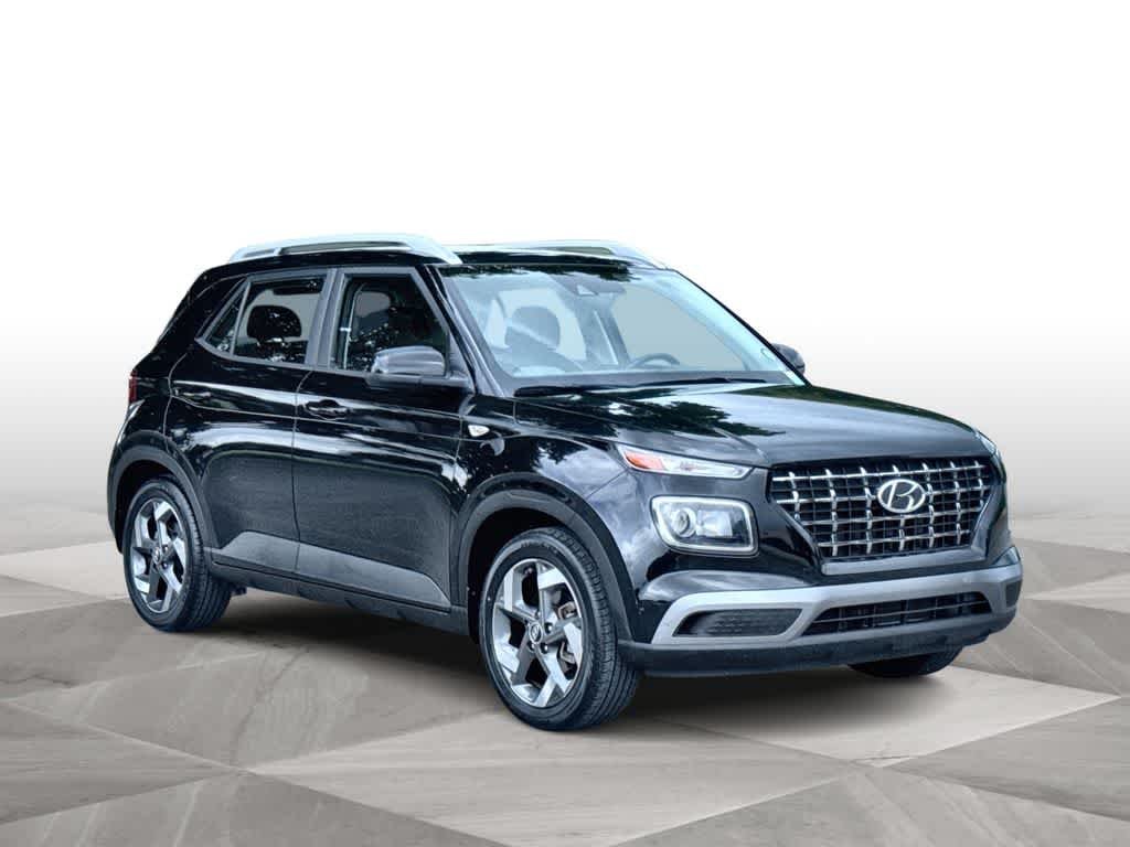 Used 2022 Hyundai Venue SEL with VIN KMHRC8A30NU202077 for sale in Doral, FL