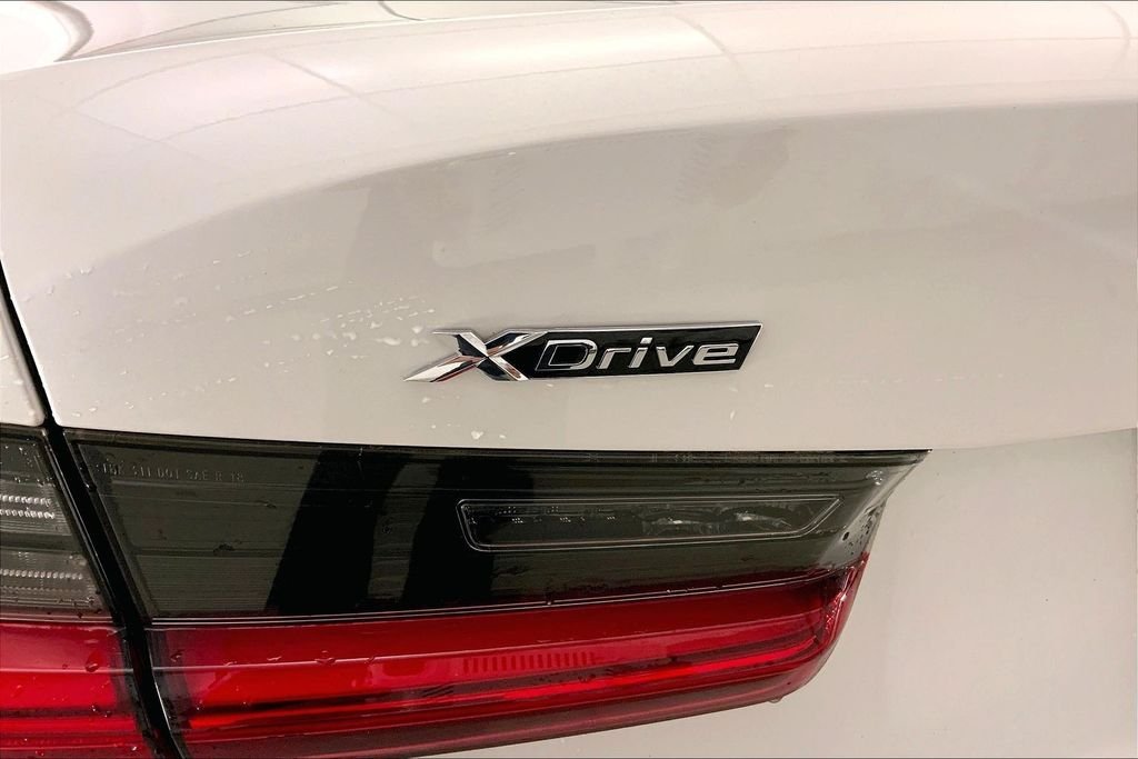 Used 2021 Mineral White Metallic BMW  image 30