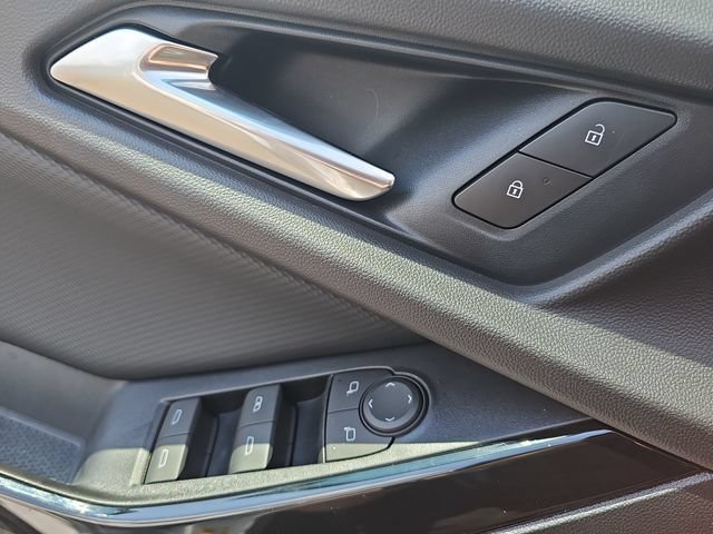 2027 Chevrolet Equinox LT - Photo 25