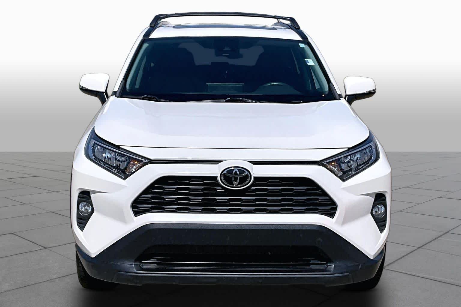 Used 2021 Blizzard Pearl Toyota XLE Premium image 4