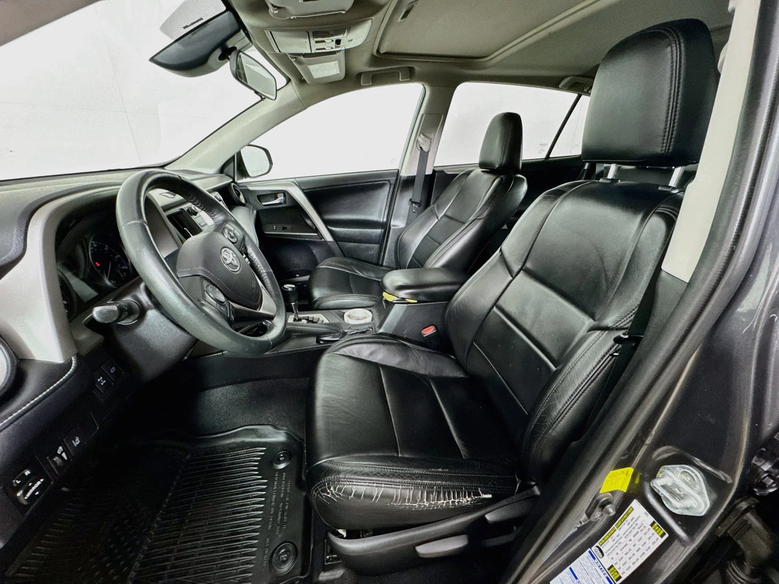 Used 2017 Gray Toyota XLE image 17
