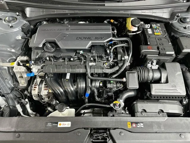 New 2026 Hyundai ELANTRA SE