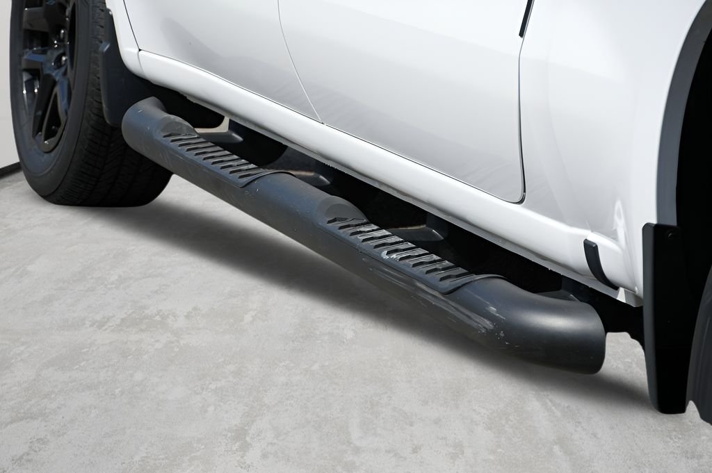 Used 2024 Summit White Chevrolet RST image 11