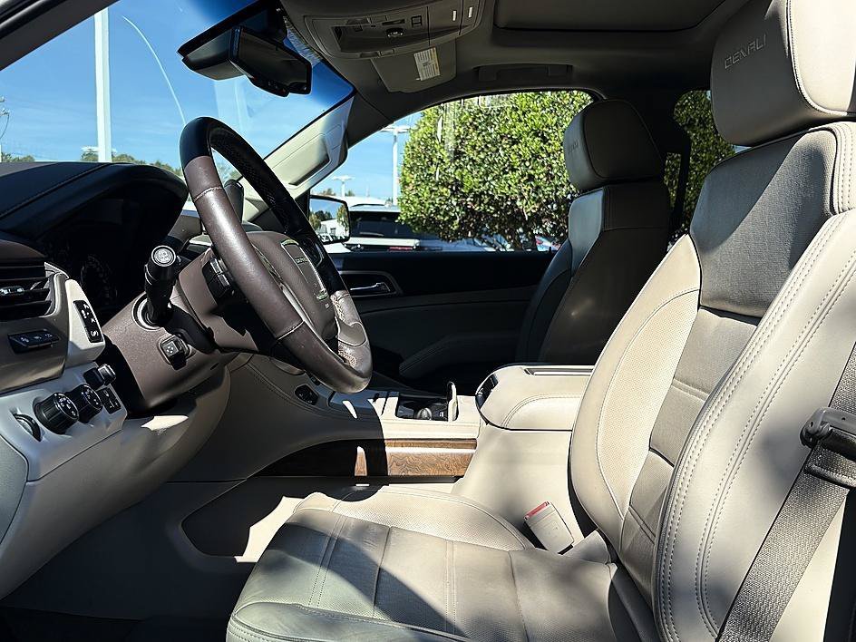 Used 2018 Mineral Metallic GMC Denali image 9