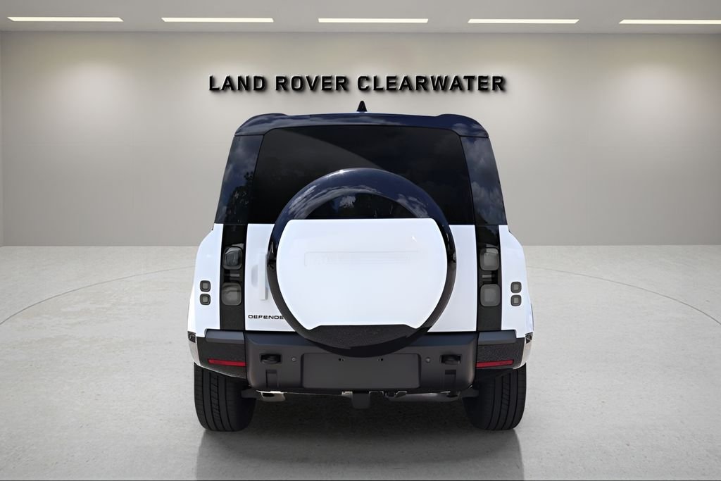 New 2026 Fuji White Land Rover X-Dynamic SE image 4