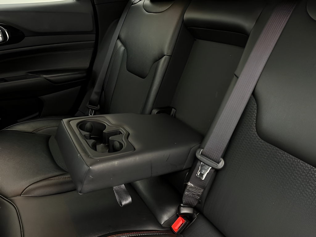 Used 2025 Silver Jeep Trailhawk image 39