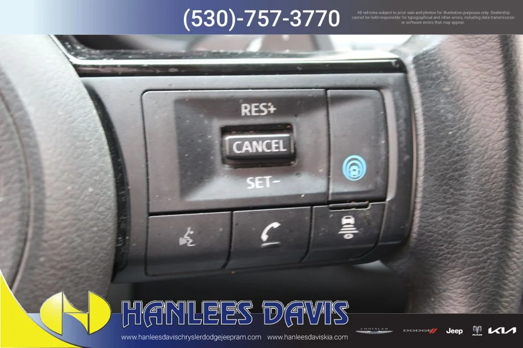 Used 2021 White Nissan SV image 29