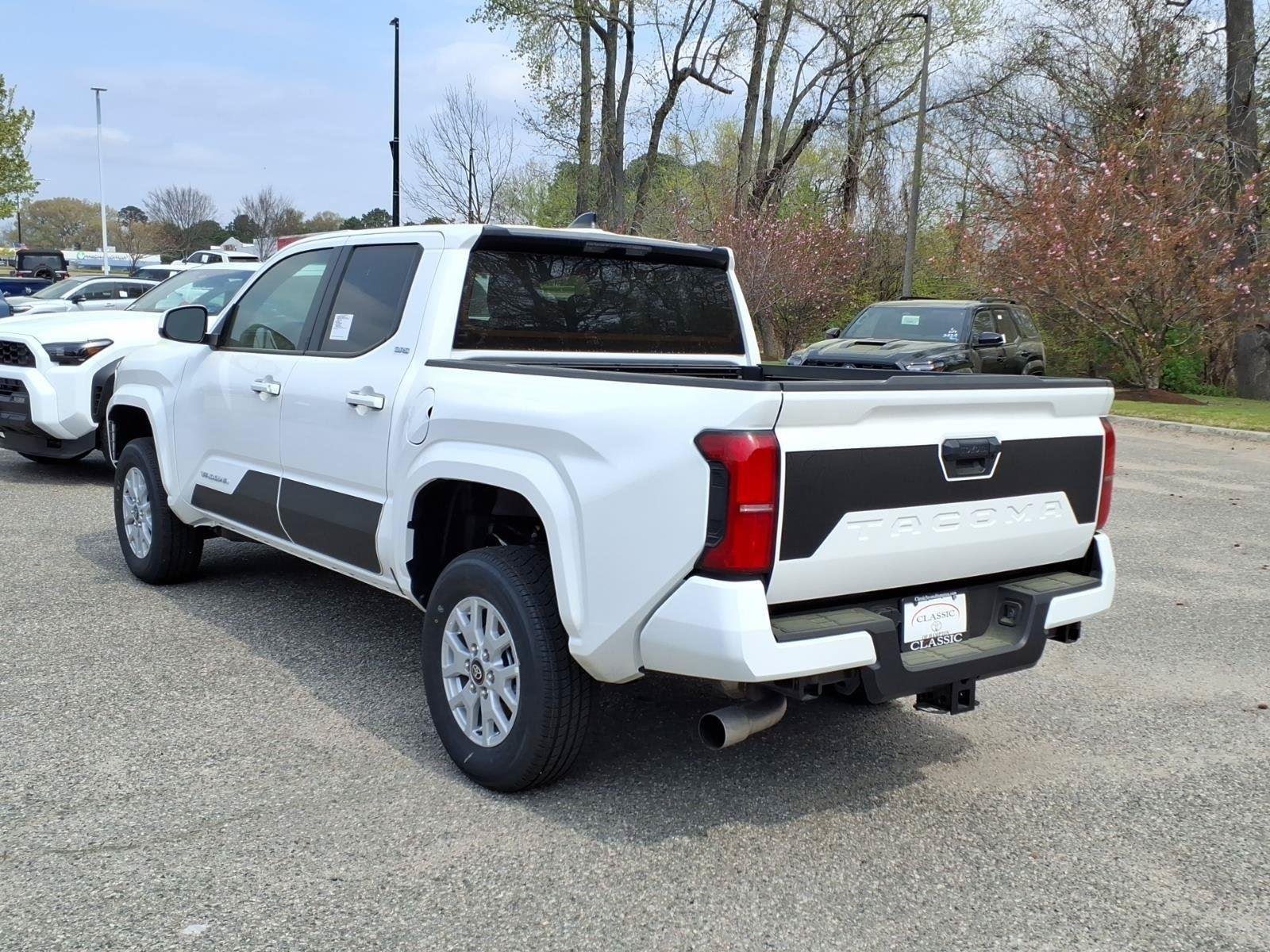 2026 Toyota Tacoma SR5 - Photo 12