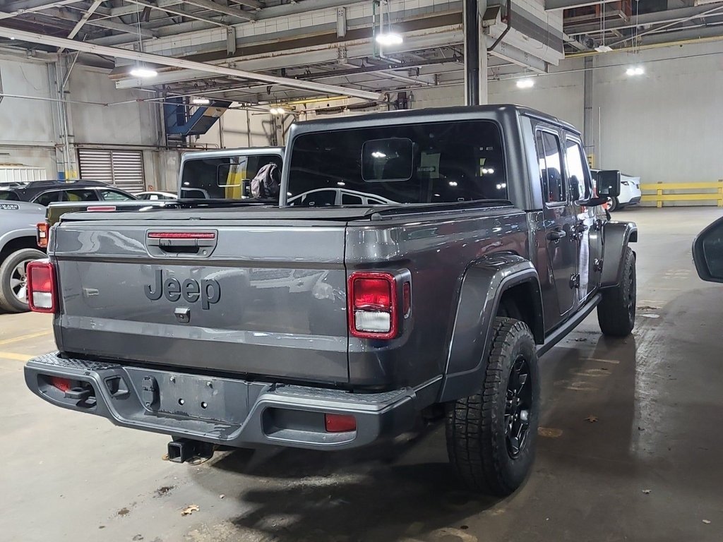 2021 Jeep Gladiator Willys photo 2