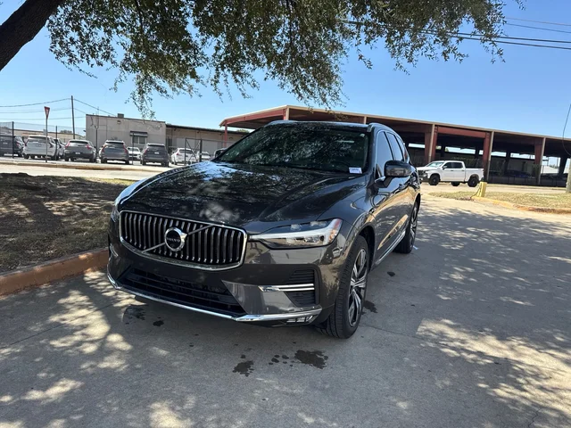 2023 Volvo XC60 B5 Plus Bright Theme