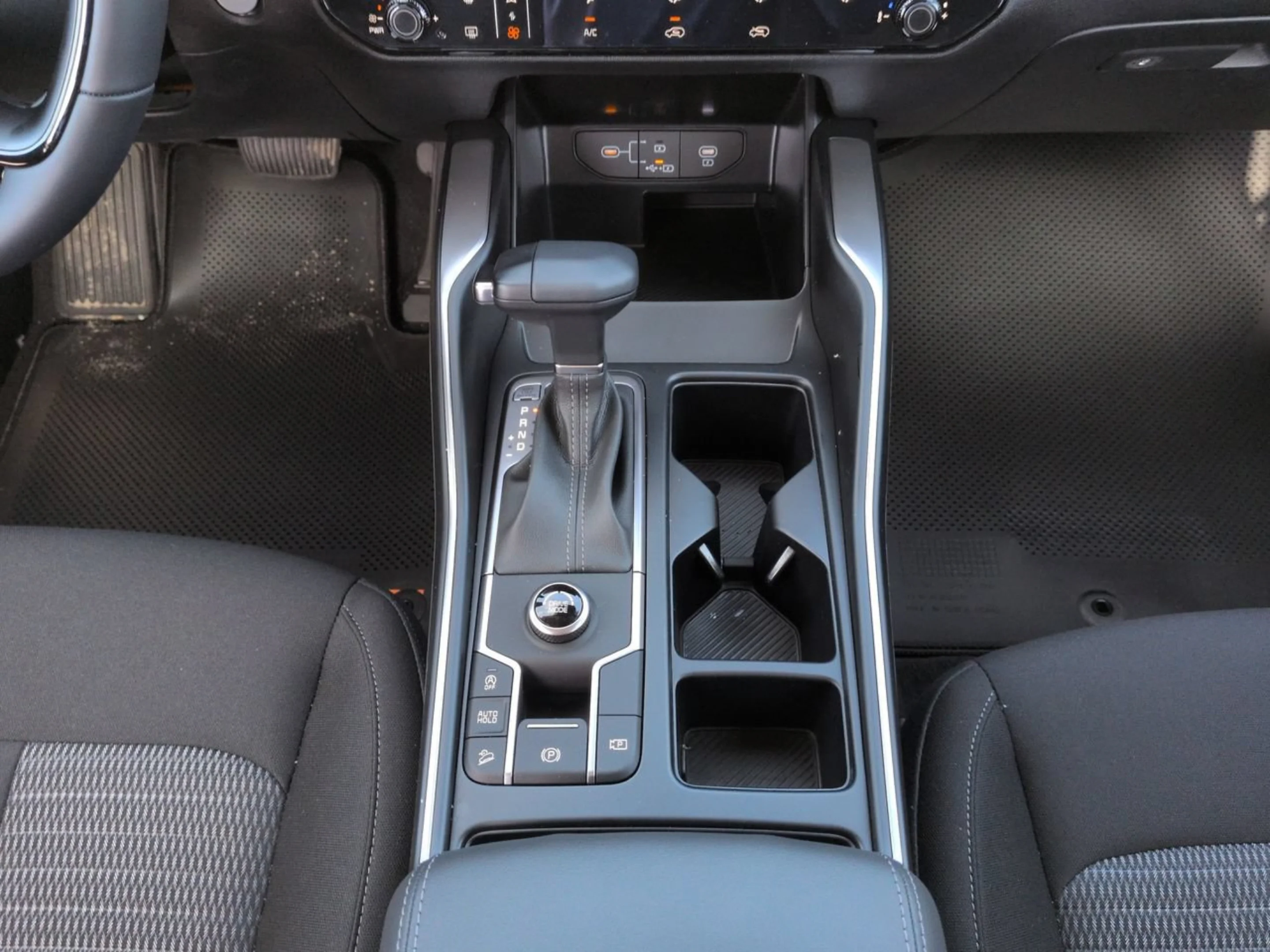 New 2026 Ivory Silver Kia LX image 12