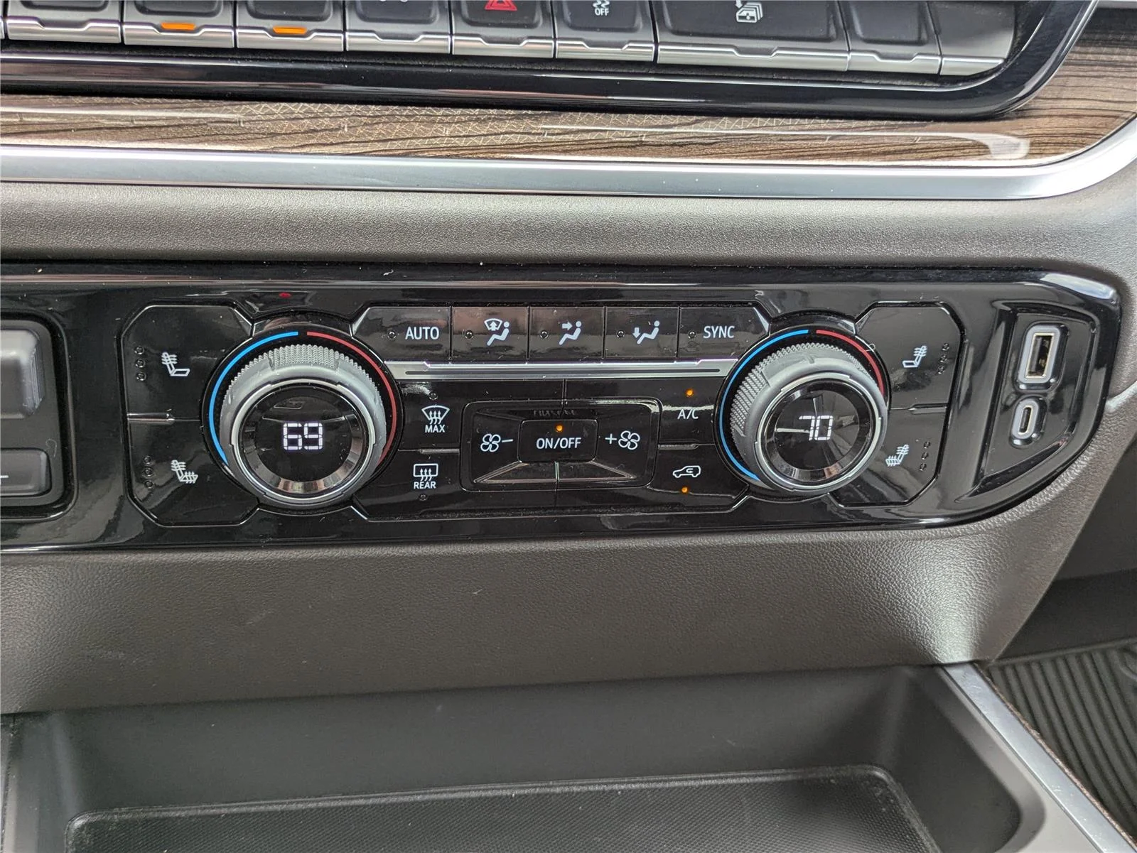 Used 2025 Sterling Gray Metallic Chevrolet RST image 15