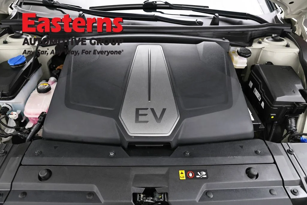 Used 2022 White Kia Wind image 7