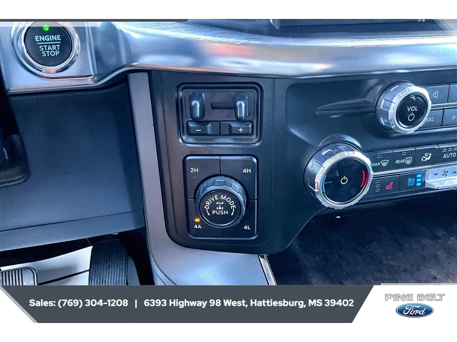 Used 2022 Antimatter Blue Metallic Ford LARIAT image 23