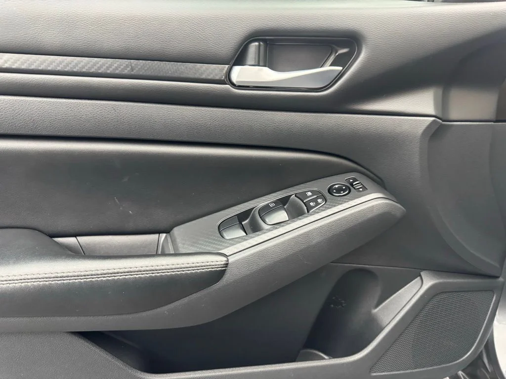 Used 2025 Gun Metallic Nissan 2.5 SV image 13