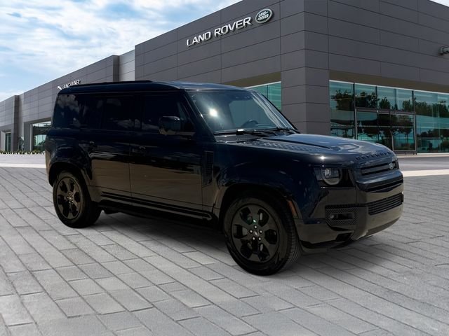 Used 2024 Black Land Rover X-Dynamic SE image 7