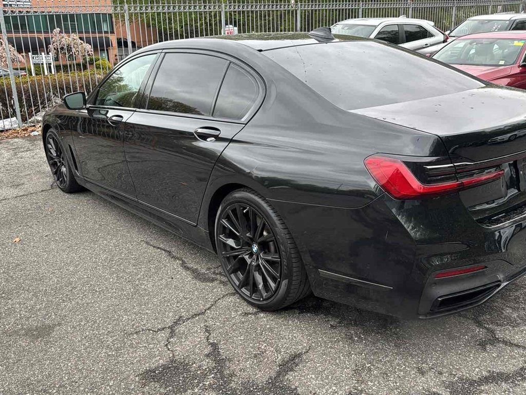 Used 2022 Black BMW 740i image 6