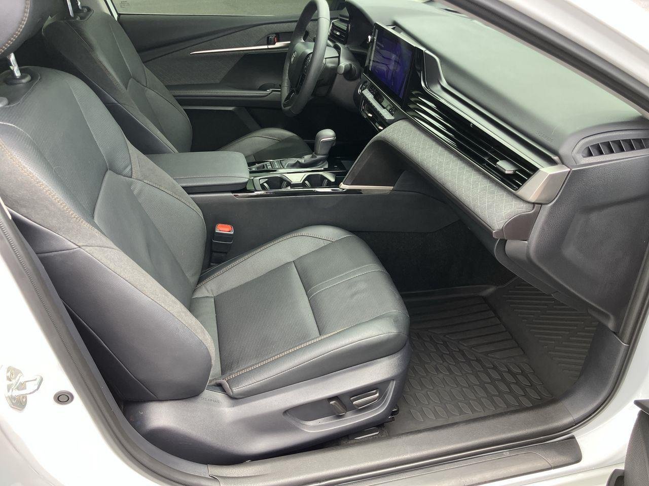 Used 2025 White (Wind Chill Pearl) Toyota XLE image 35