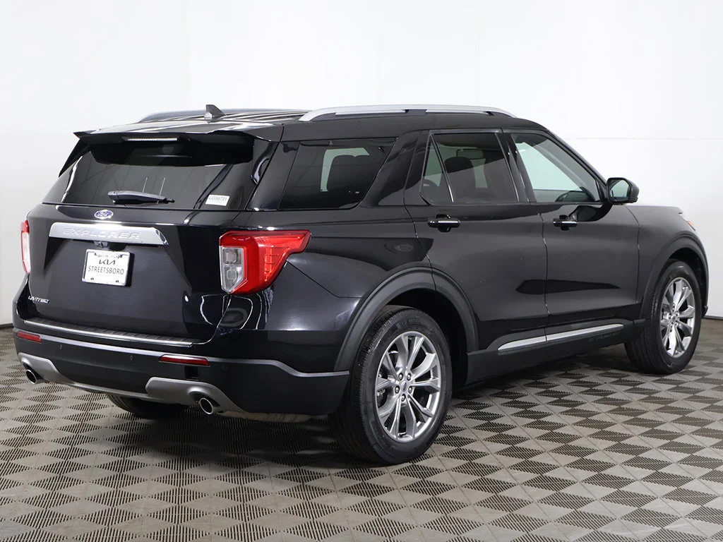 Used 2022 Black Ford Limited image 14
