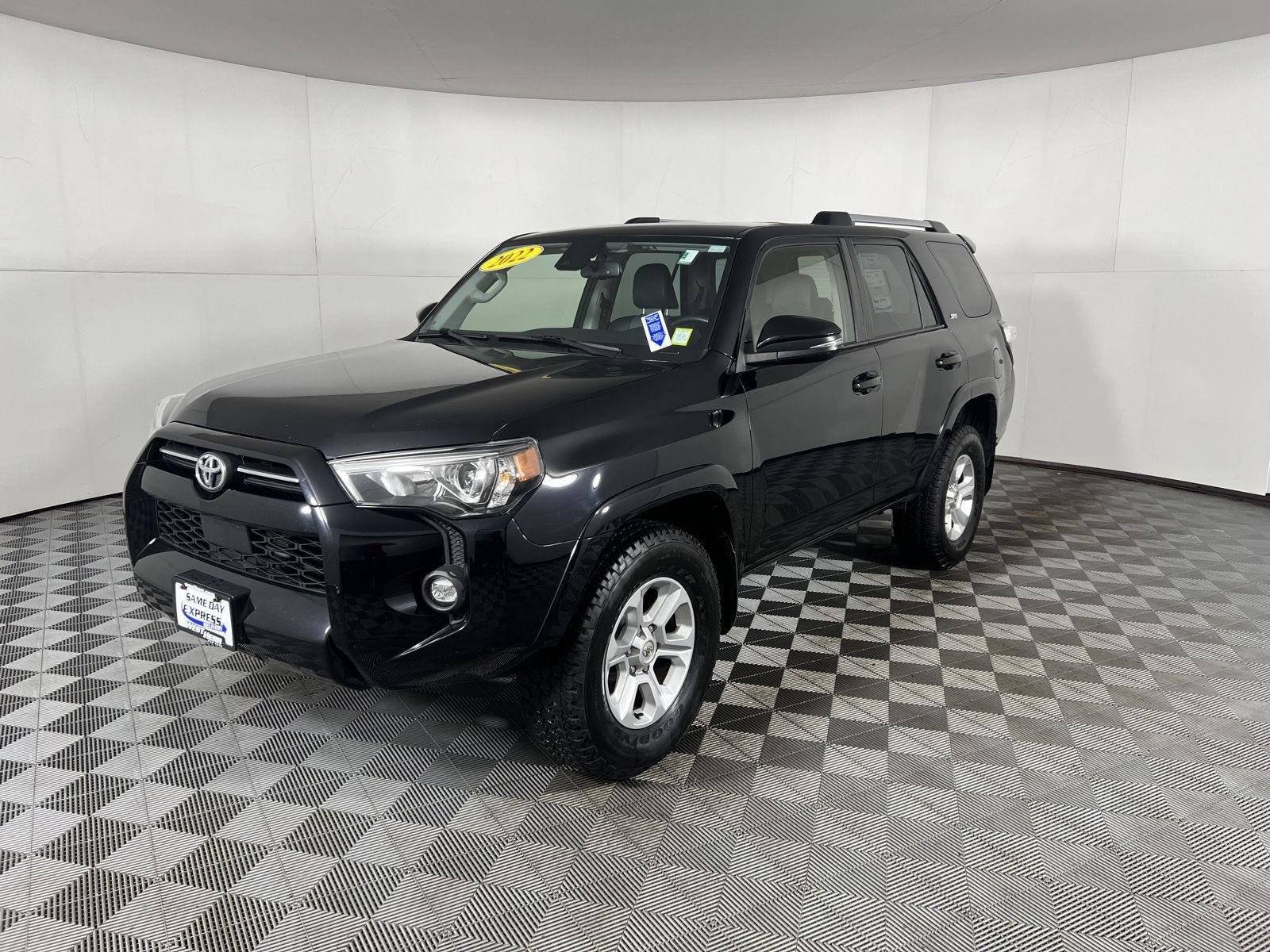 Used 2022 Midnight Black Metallic Toyota SR5 Premium image 3