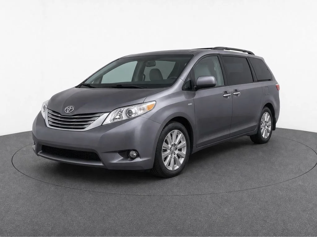 2016 Toyota Sienna XLE Premium V6 AWD 7-Passenger's photo