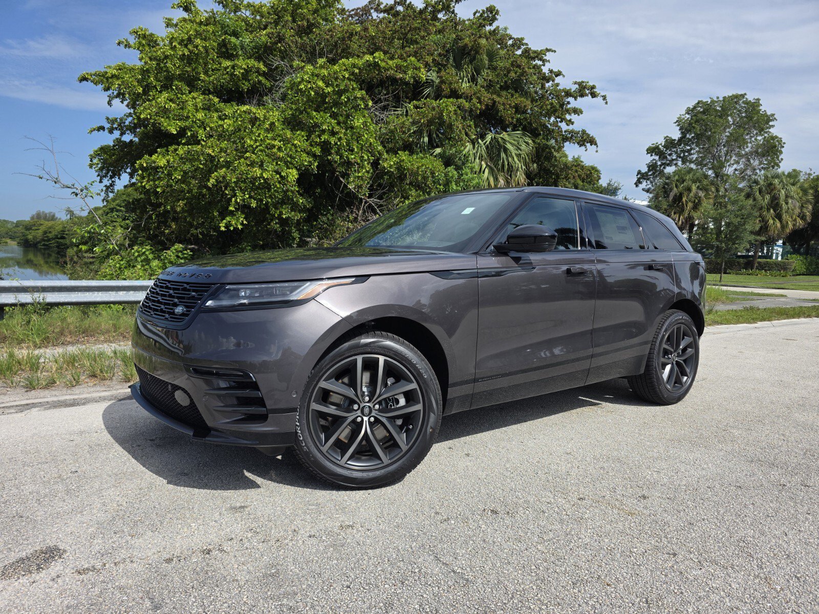 New 2026 Charente Grey Land Rover P250 Belgravia Edition image 1