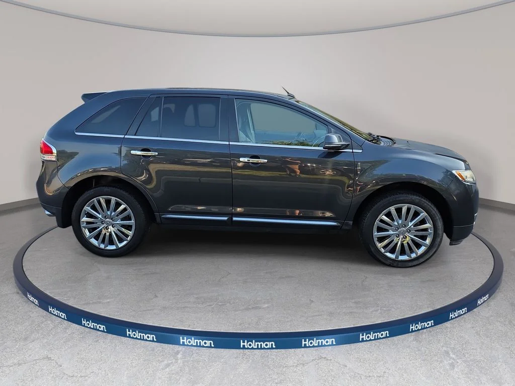 Used 2014 Smoked Quartz Metallic Tinted Clearcoat Lincoln Base image 5