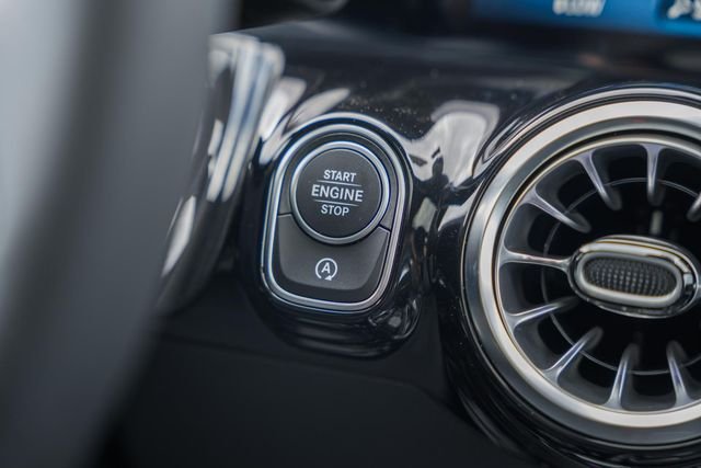 New 2026 Polar White Mercedes-Benz GLA 250 image 25