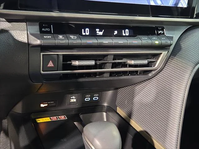 Certified Used 2026 PRECIOUS METAL Toyota  image 33
