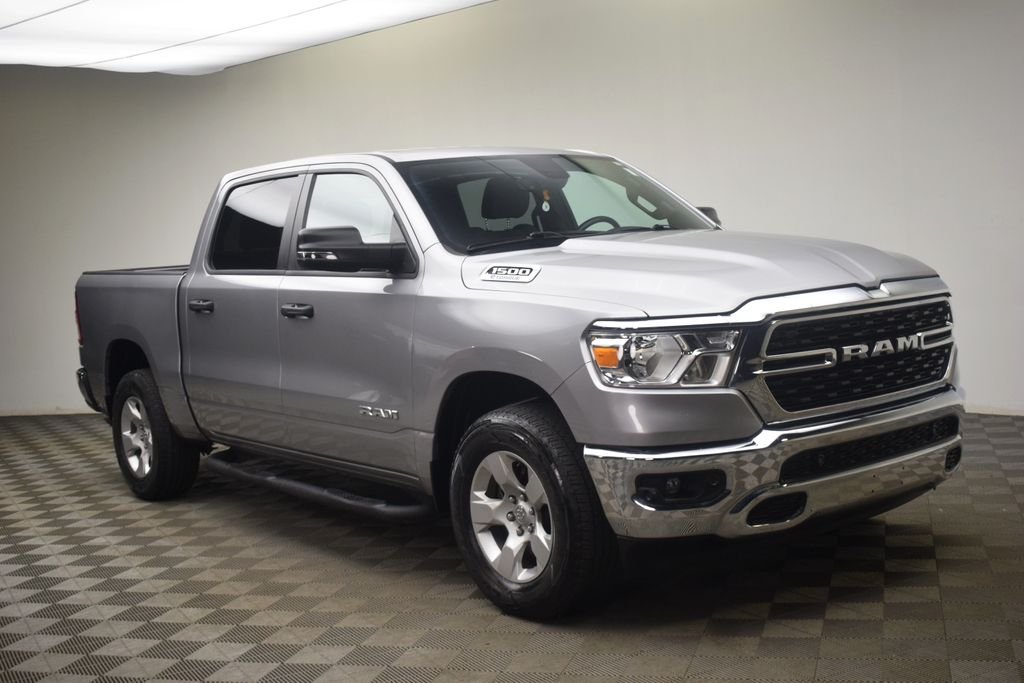 2023 RAM 1500 Big Horn/Lone Star 4x4 Crew Cab 5'7's photo